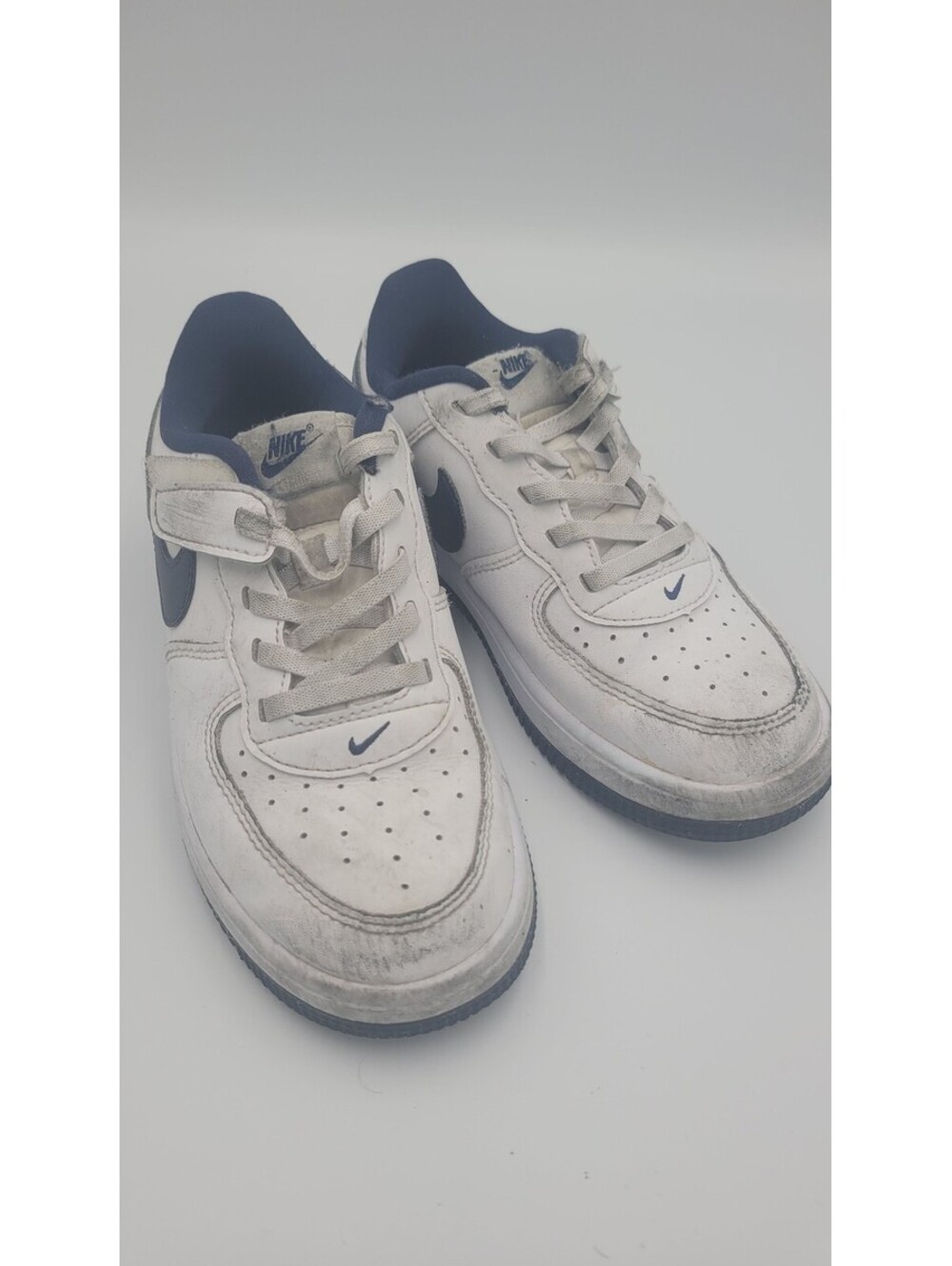 Nike Boys' White and Navy Blue Sneakers with Strap, Size UK 13.5, Fair